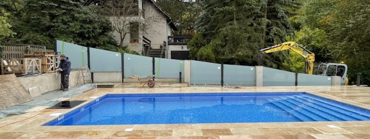 swimmingpool-mit-spezialfolie-ausgekleidet-02